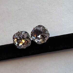 Jo-Jo 1/4” Large chunky rhinestone stud earrings, worn twice,